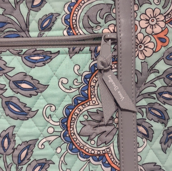 Vera Bradley Trimmed Fan Flowers Bag - Picture 13 of 16